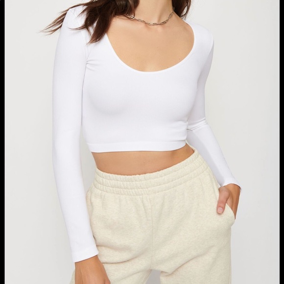 SOLD Crop top dynamite long sleeve small - Picture 3 of 3